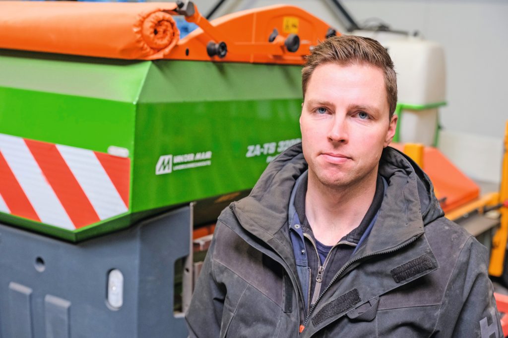 Akkerbouwer Menko Duisterwinkel: “Op een beurs kwamen we in gesprek met iemand van Kamps de Wild. Daar raakten we overtuigd van de innovatieve techniek van Amazone.” – Foto: Jan Willem van Vliet